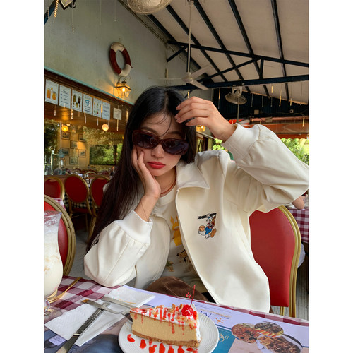 落落狷介初秋刺绣棒球服女