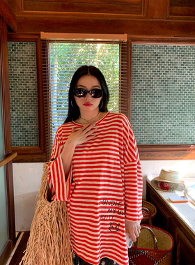 落落狷介 2026超火减龄上衣小个子宽松红色条纹印花T恤设计感小众