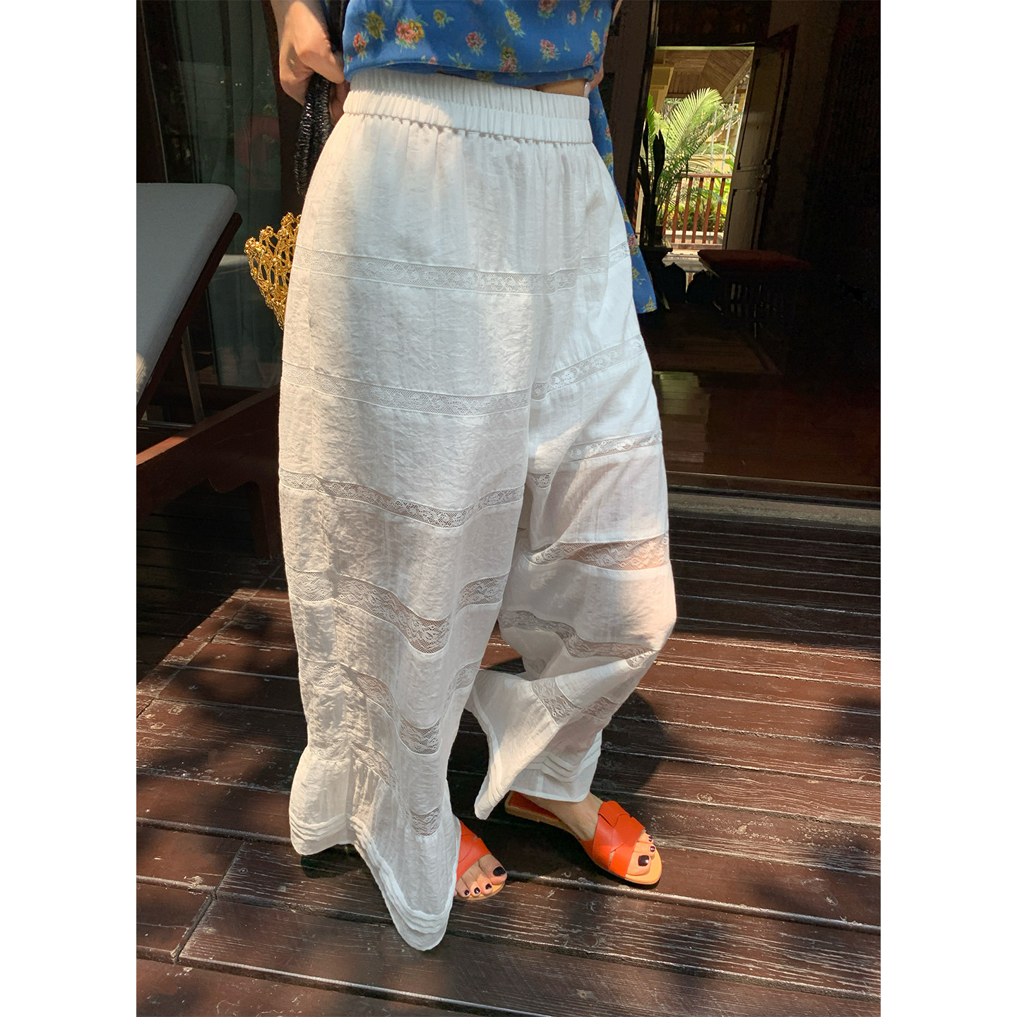 落落狷介 夏天巨好看的薄裤子2026新款白色蕾丝拼接喇叭裤松紧腰