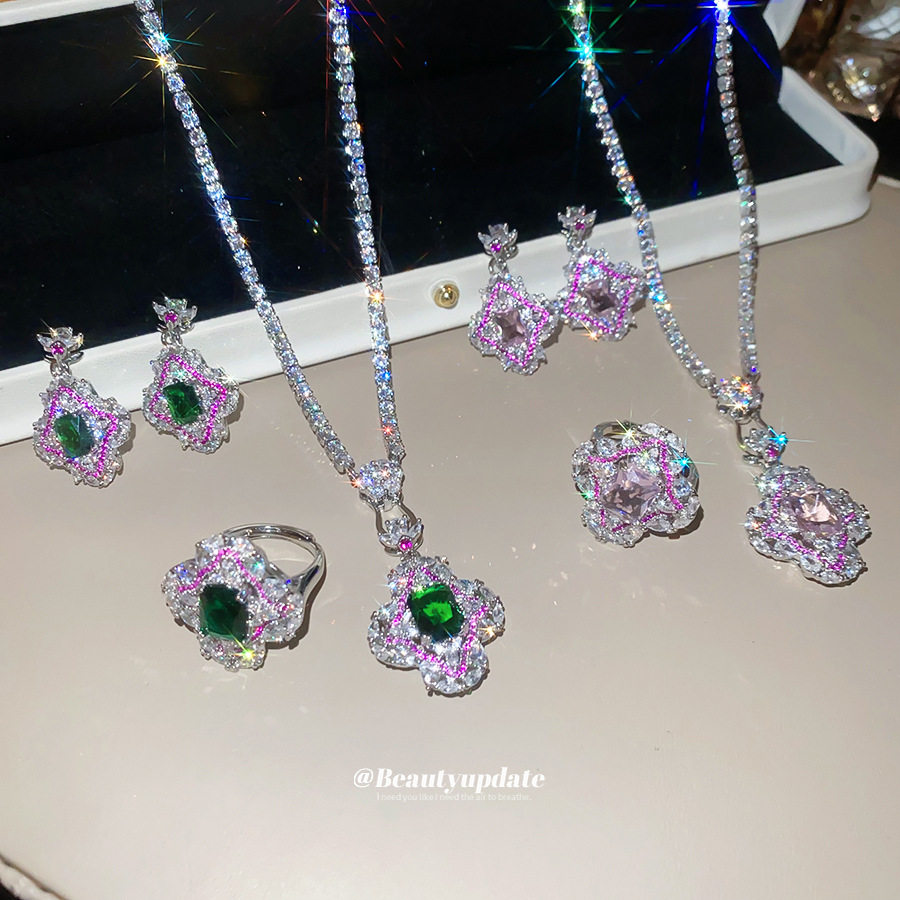 闪耀欧美锆石方形花朵项链耳环戒指套装复古宫廷风锁骨链奢华重工