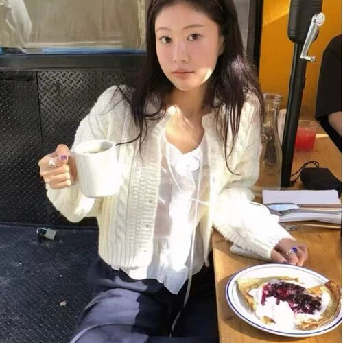 已出货   韩国ins 简约麻花纹短款针织开衫
