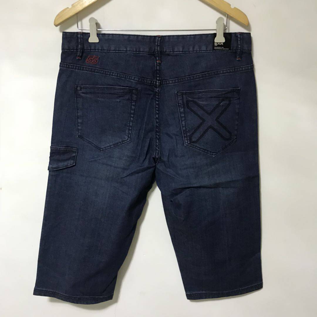 한국 트렌디 브랜드 여름 신상품 남성용 블루 7부 청바지 무료 배송 추천  제품으로 호평을 받았습니다