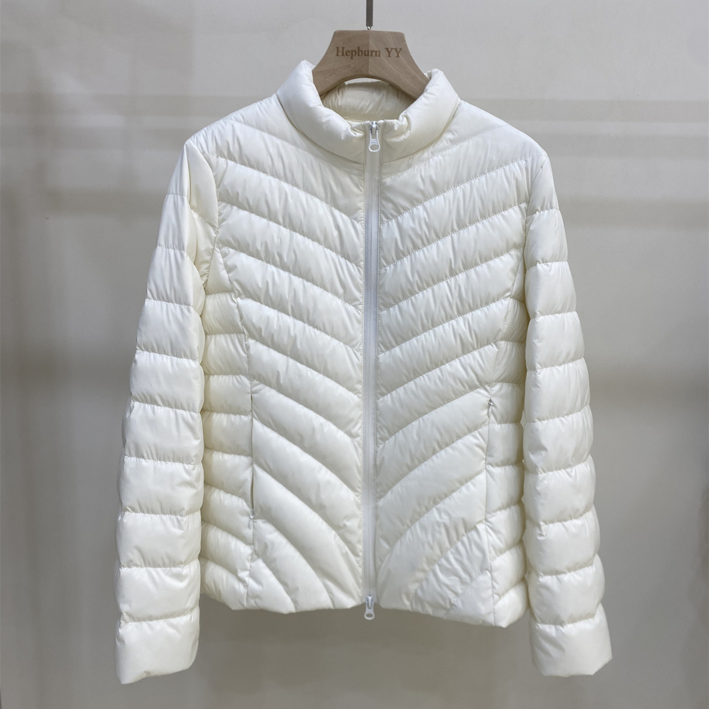 90白鹅绒排骨羽绒服女2025冬季新款轻薄修身立领保暖时尚拉链外套