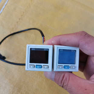 有二個 拆機 DPA10M—P 成色漂亮 臺達壓力傳感器 打