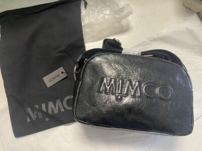 跨境电商速卖通虾皮货源网红热销字母绣花爆裂纹斜跨小包