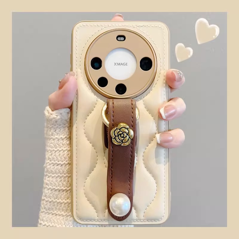 小香风珍珠山茶花适用华为mate70pro手机壳新款彩绘pura80pro皮质手腕带mate60pro高级感男女款p60防摔保护套