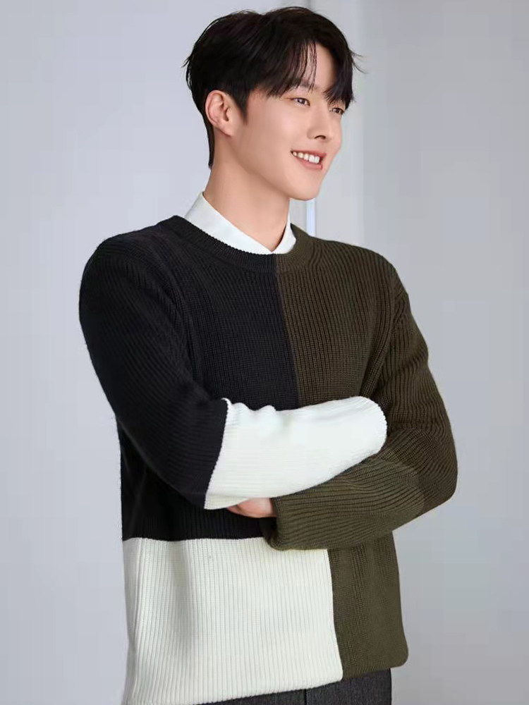 패션쇼 스타일 스플 라이스 대비 색 스웨터 남자 겨울 청소년 스웨터 잉곳 캐시미어 스웨터 남자 라운드 넥 두꺼운 유행
