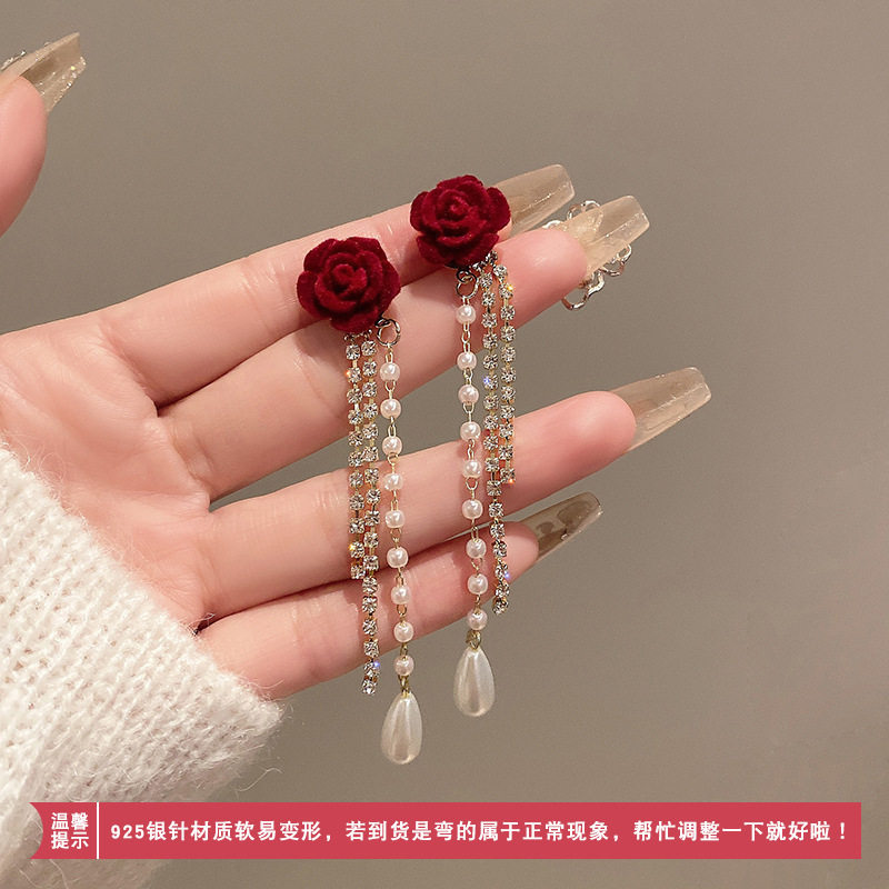 适合冬天的耳环红色植绒耳钉女长耳环