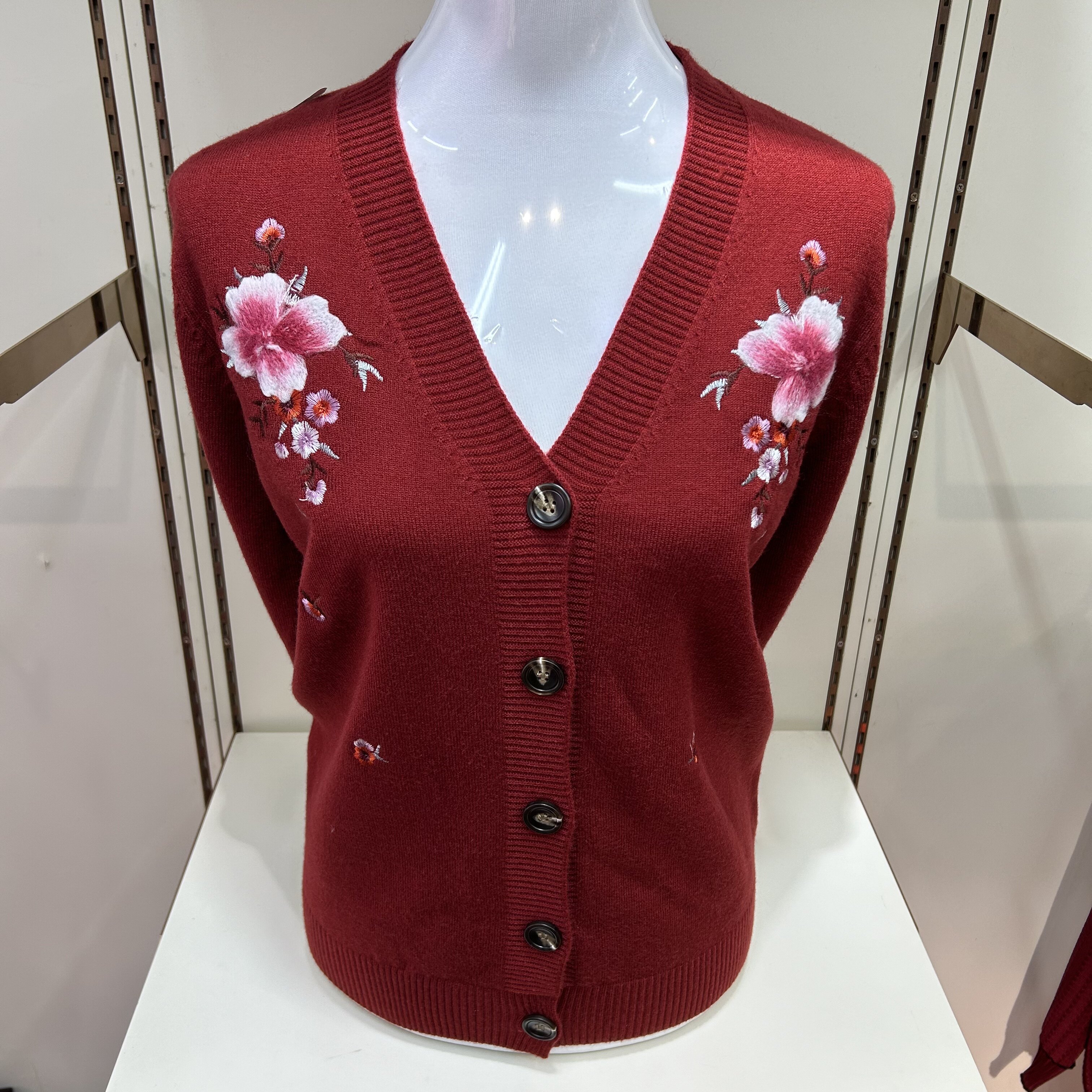 对襟衫绣花v领毛衣外套妈妈装纽扣外穿上衣中老年女装针织开衫厚