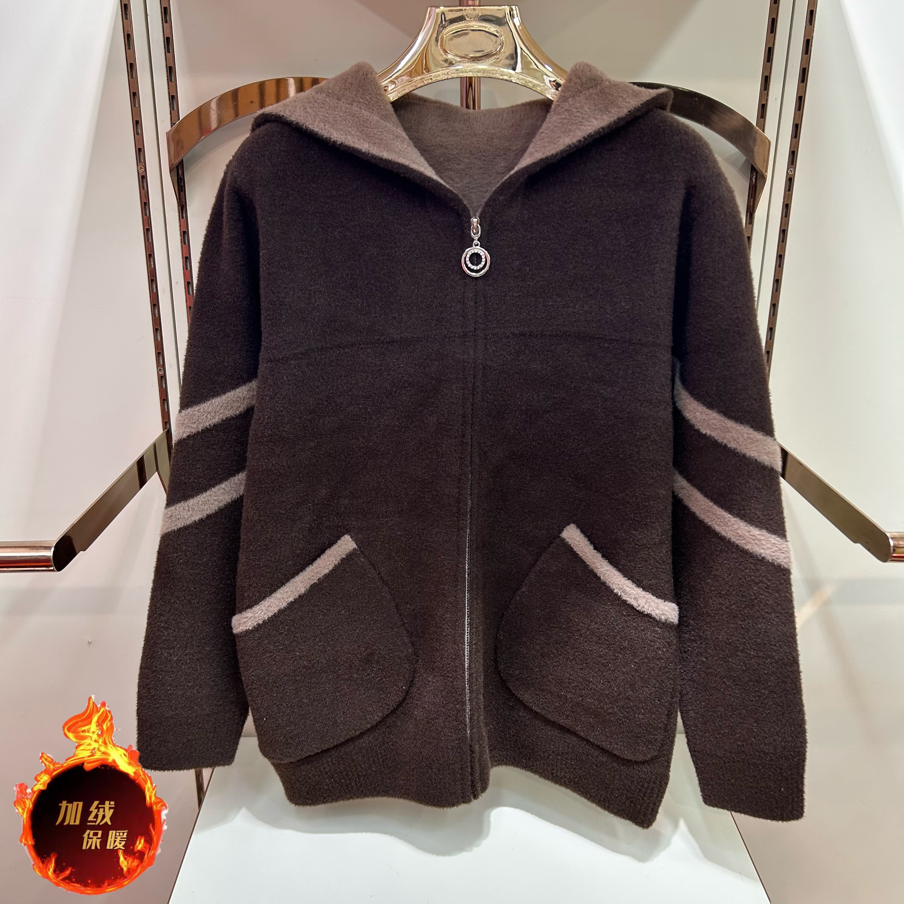 秋冬装加绒连帽外套妈妈装加厚拉链衫中老年女装口袋针织毛衣开衫