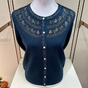 艾靓依秋冬装新款老年人针织开衫长袖外穿妈妈装绣花毛衣外套厚女