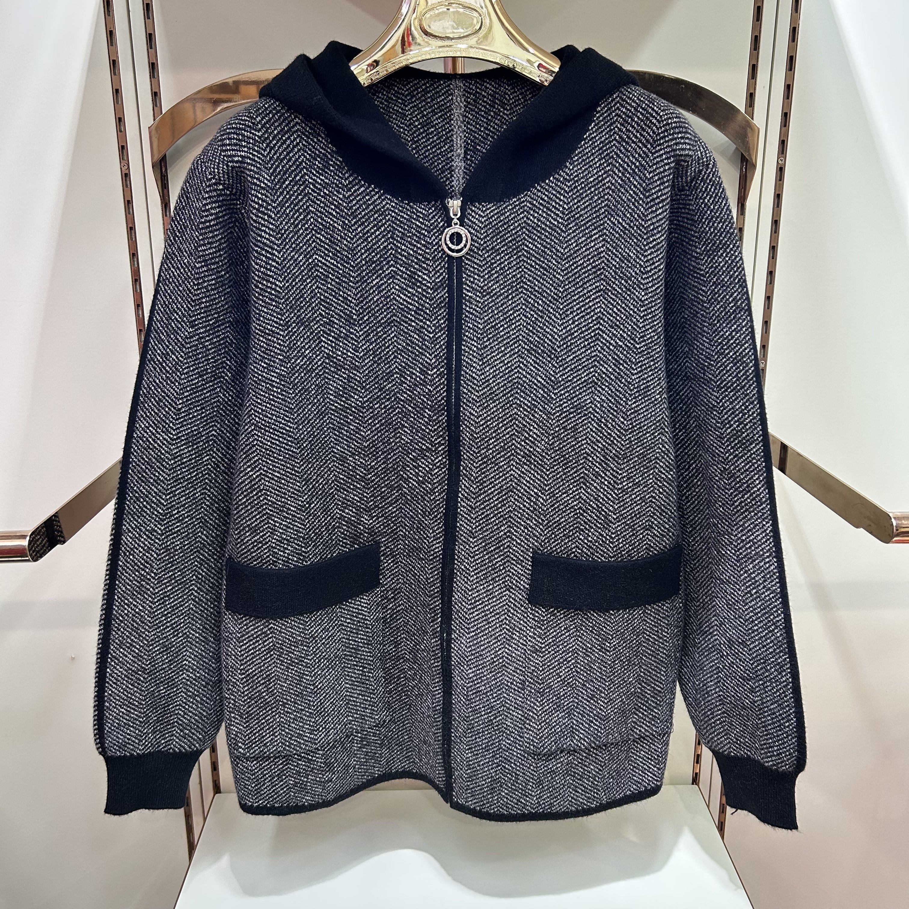 秋冬装新加厚中老年女式拉链衫连帽毛衣外套妈妈口袋针织提花开衫