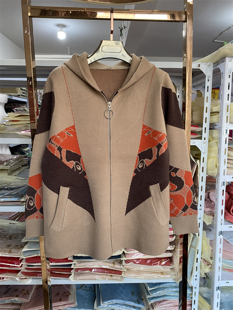 中老年妈妈装连帽外套