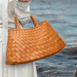 CCAMO女包轻奢品牌超火小众不撞款包包女款真皮手提包时尚编织包