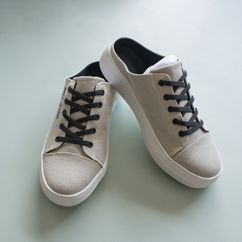 超赞女款休闲鞋帆布圆头懒人鞋潮