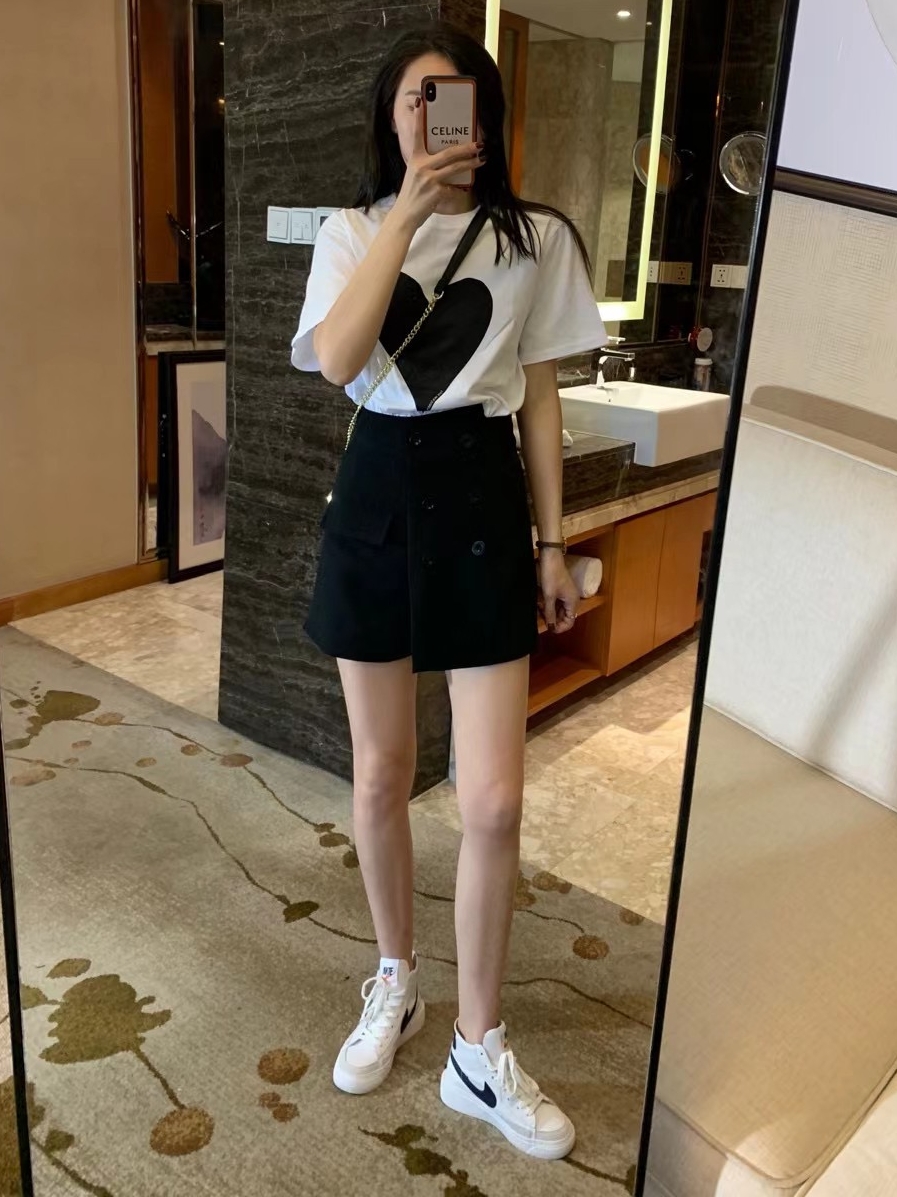 Early spring 2021 new Han Fan ins round neck Love Print short sleeve T-shirt + slim high waist shorts skirt women's suit