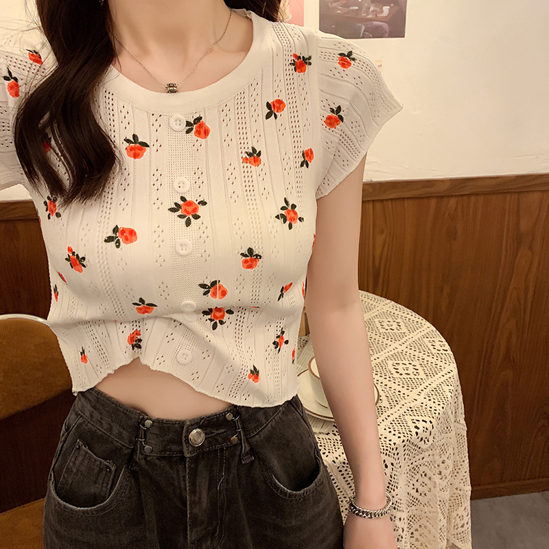 Real shot of new spring and autumn Korean version versatile short sleeve T-shirt for slim women