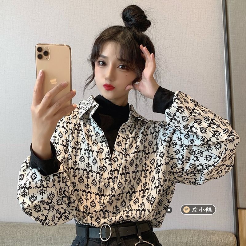 Top women's spring and autumn vacation two pieces of long sleeve French base coat new design sense versatile shirt clothes