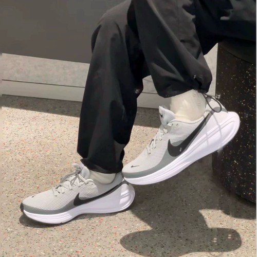 耐克Nike REVOLUTION 8舒适防滑耐磨低帮休闲跑步鞋HJ9198-002