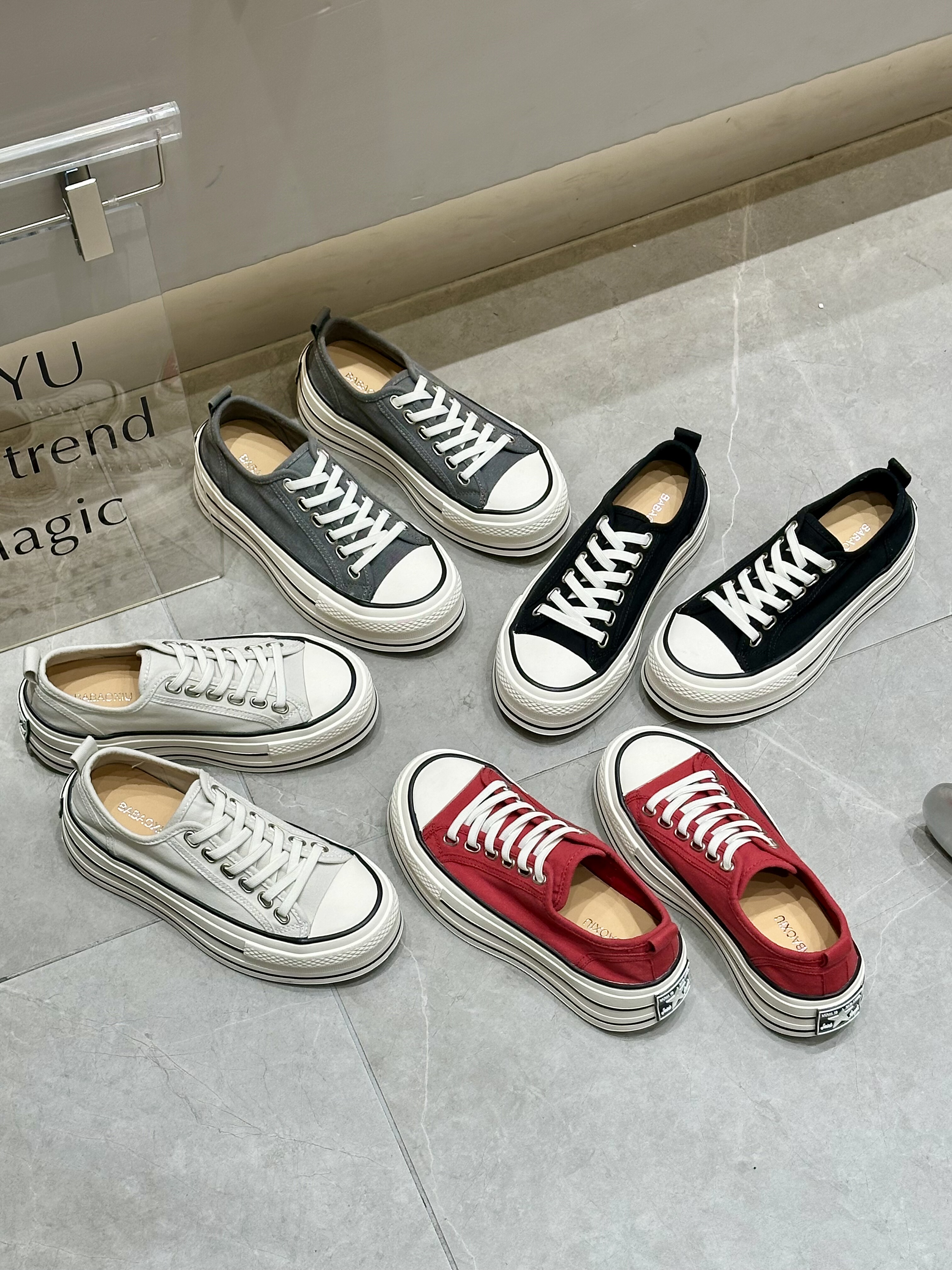 苏与2026春季新款松糕厚底帆布鞋百搭舒适休闲运动板鞋女款小白鞋