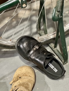 苏与2026春季新款大头英伦风布洛克通勤乐福鞋时尚百搭小皮鞋女款