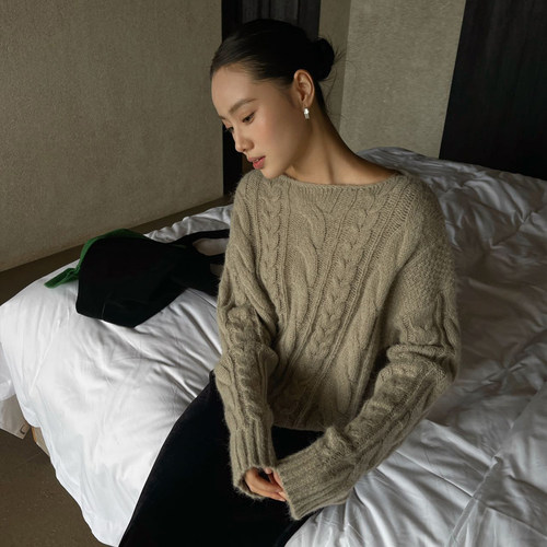 PURITYYH法式极简圆领绞花复古时尚百搭毛衣女高级秋季新款针织衫