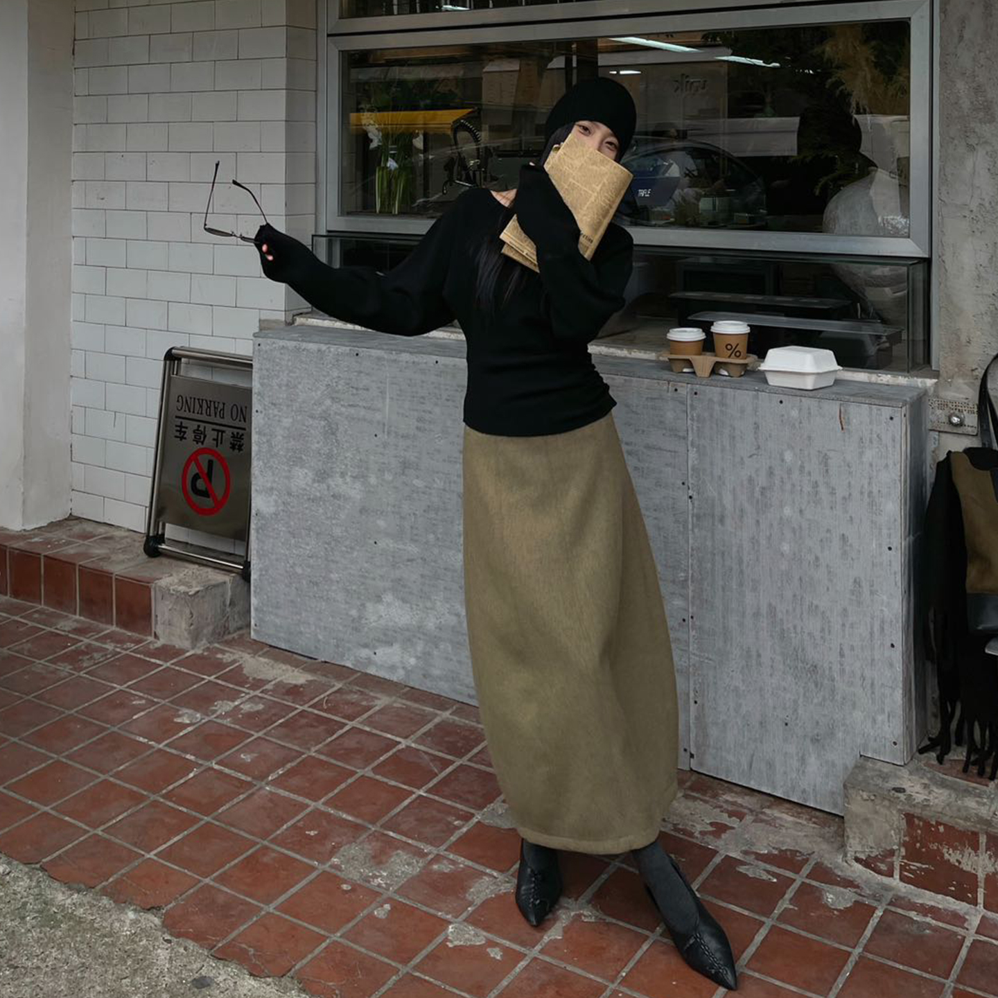 小众简约时尚2025冬季新款日系O型加厚保暖百搭羊毛呢花苞半身裙