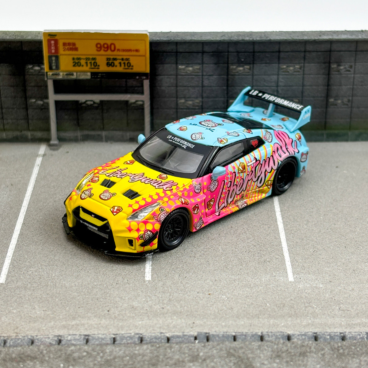 MINI GT 1:64 #742 尼桑 NISSAN GTR R35 LB 宽体 合金汽车模型