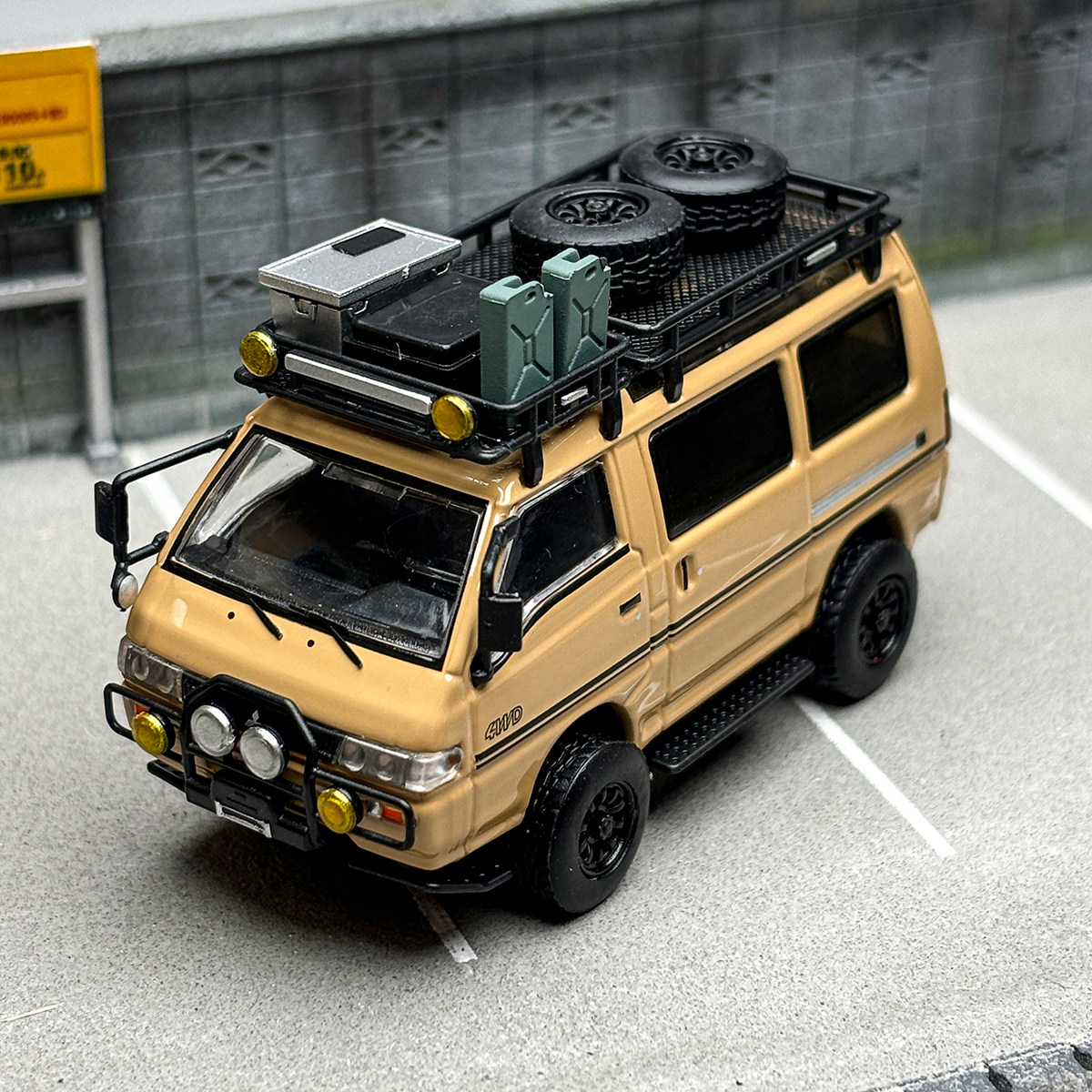 autobots三菱合金1：64汽车模型