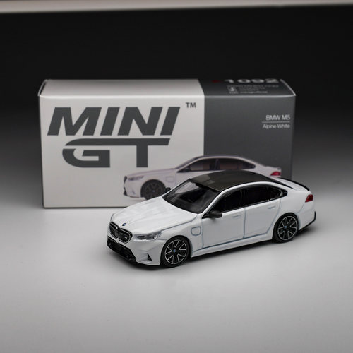 MINIGT164宝马合金汽车模型