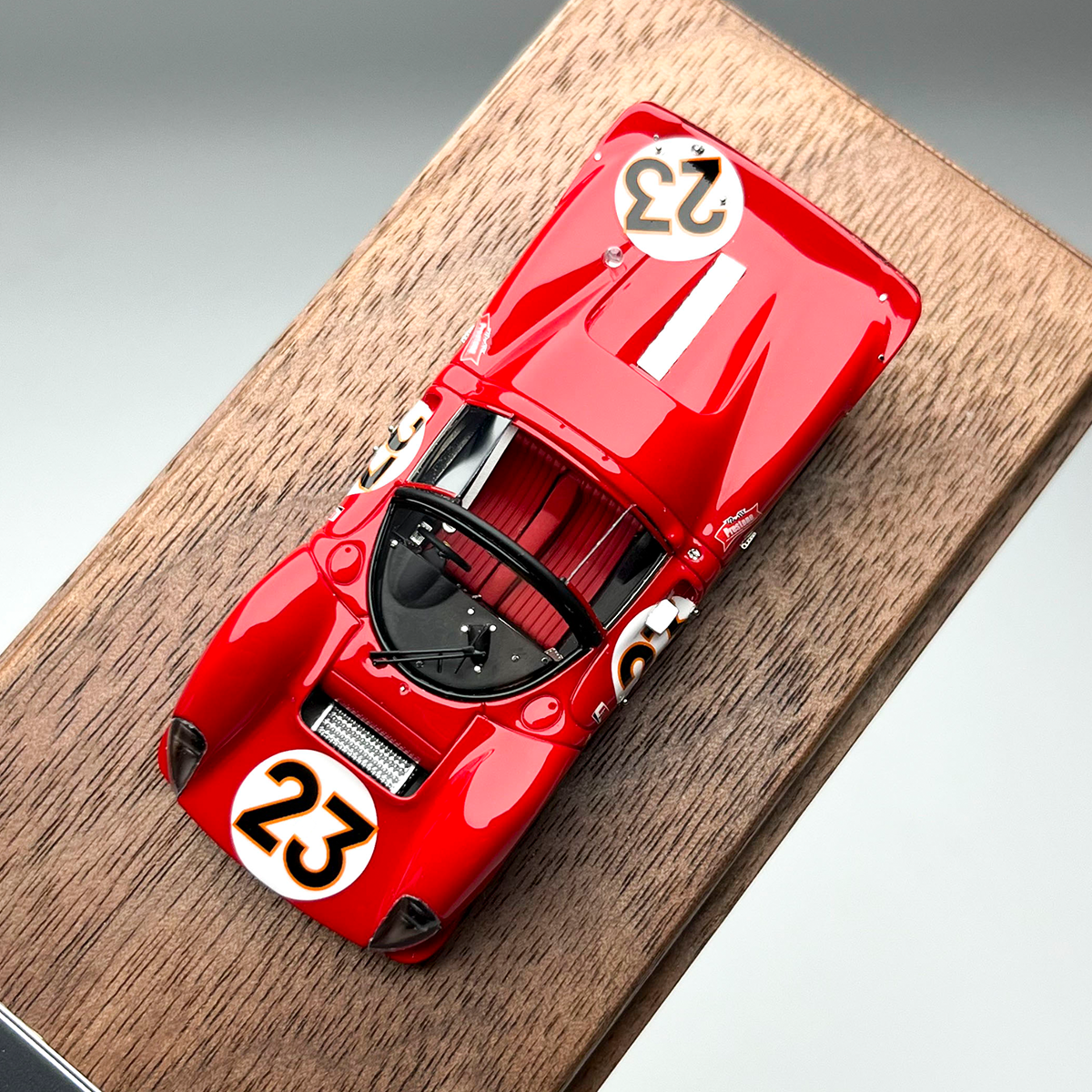 DMH164330P4树脂汽车模型