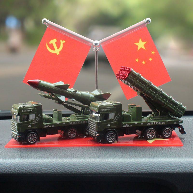 车载军事模型摆件坦克装甲车吉普