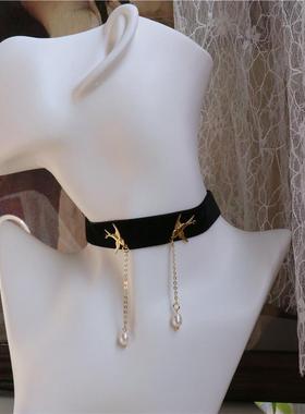 双飞燕~秋冬复古高级感金燕吊坠黑丝绒短款项圈遮颈纹颈链锁骨链