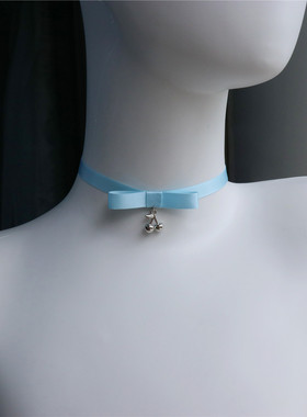 少女搭配BABY蓝蝴蝶结项圈choker