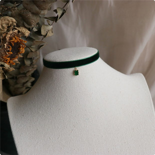 原创复古墨绿丝绒choker项圈手工短款精致女生节日吊坠锁骨链颈饰