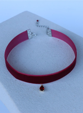 显白复古酒红丝绒水滴吊坠choker