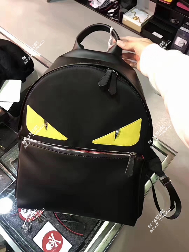 ·¨¹ú´ú¹º FENDI·ÒµÏ ºÚÉ« »ÆÑÛ¾¦ С¹ÖÊÞ ÄаüË«¼ç±³°ü