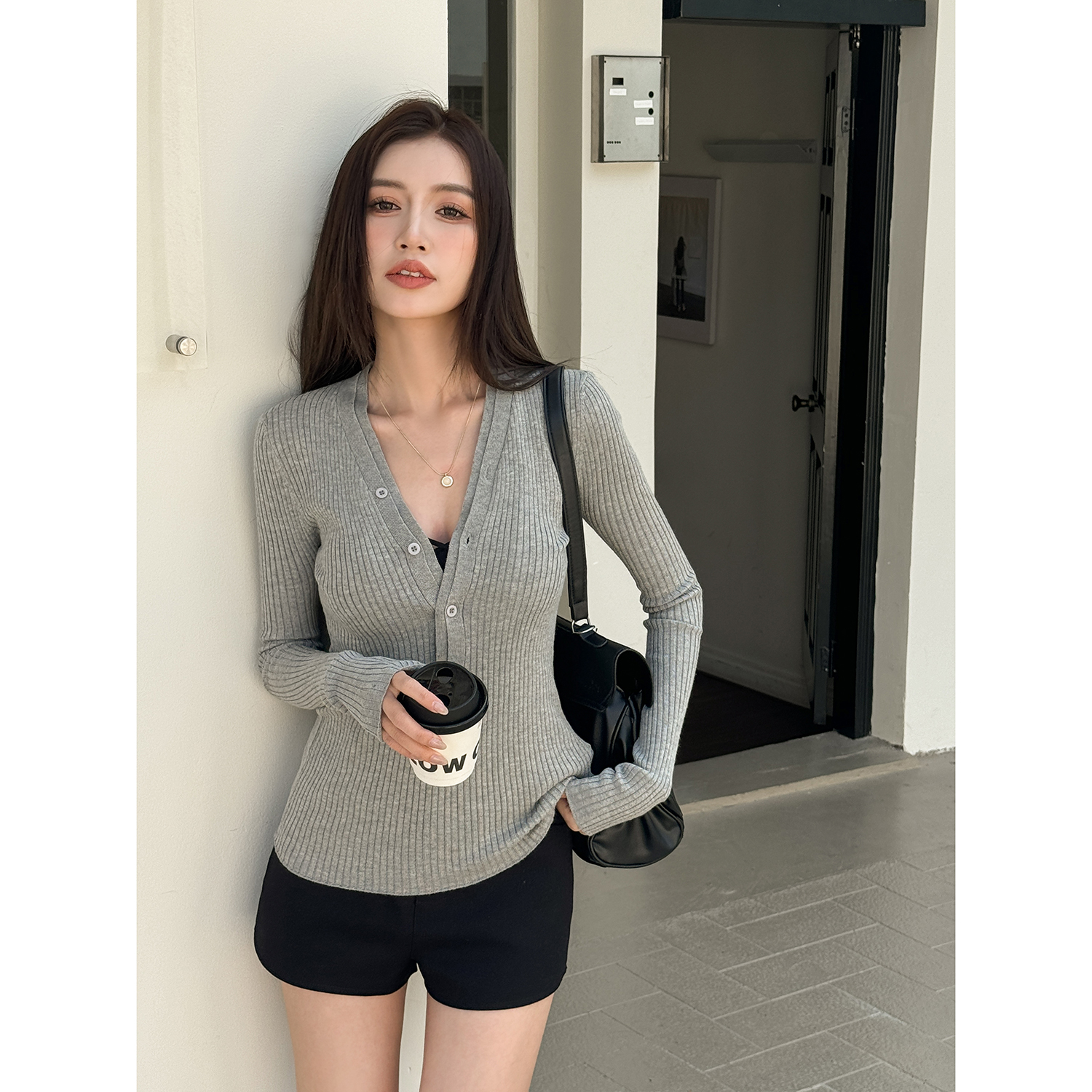 浅布调春秋韩系修身显瘦打底衫气质灰色v领纽扣针织衫女长袖线衫