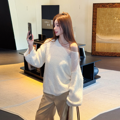 浅布调~温柔白色毛衣斜肩长袖针织衫女春季宽松慵懒气质露肩上衣