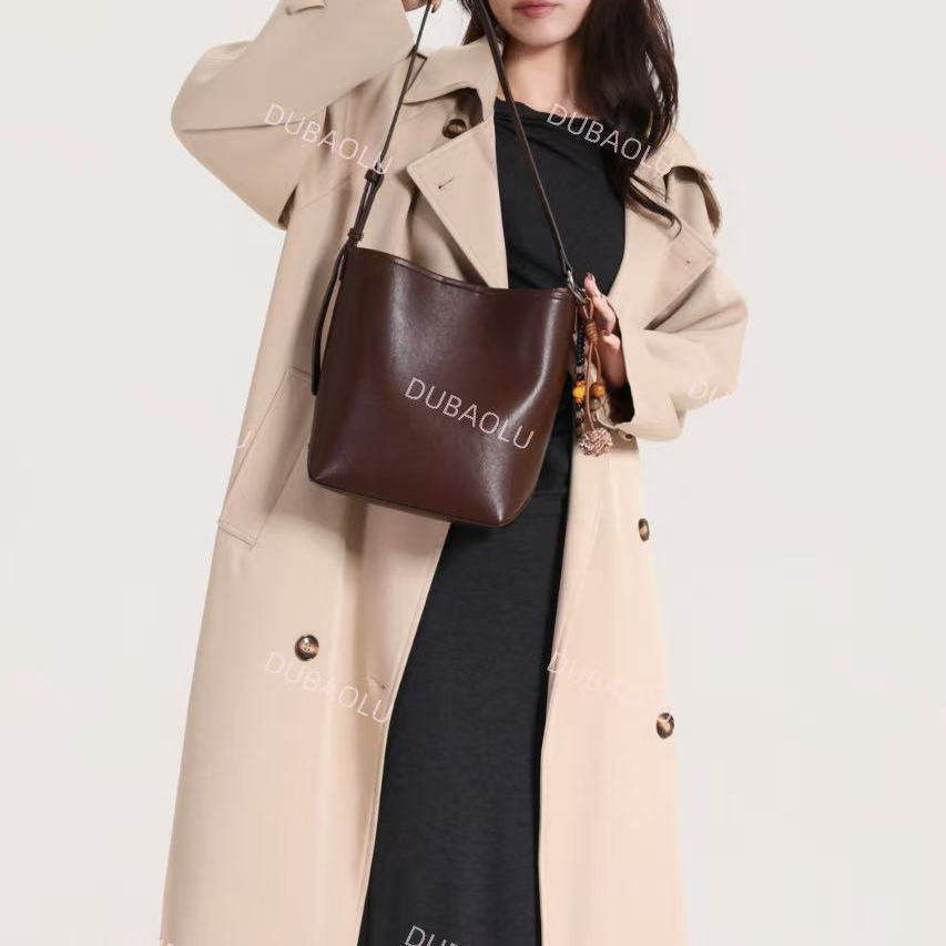 都宝路复古美拉德通勤水桶包女新款休闲百搭单肩腋下包洋气斜挎包