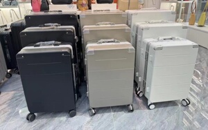 都宝路否PC万向轮海关锁登机箱