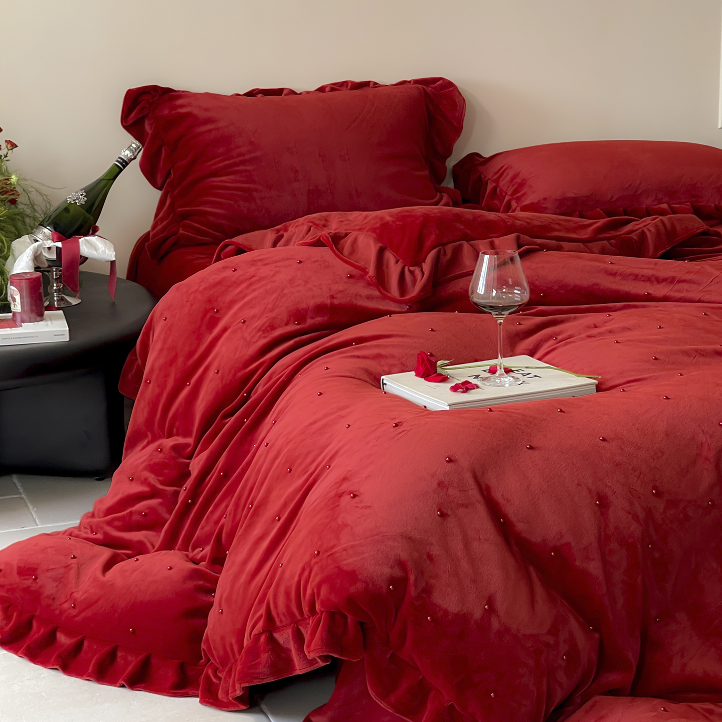 新款大红色钉珠婚庆保暖牛奶绒四件套冬季加厚结婚喜庆床上用品