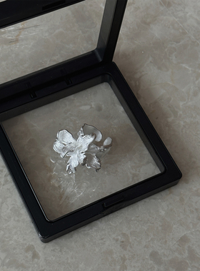 徐琳mini生活馆 小众设计款浪漫白色鸢尾花清冷感开口戒指