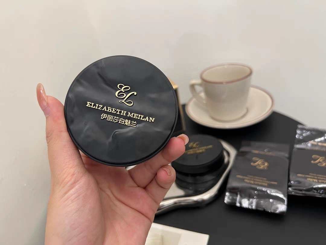 伊丽莎白魅兰无瑕气垫控油遮瑕二合一带替换装气垫cc霜修颜水润,彩妆/香水/美妆工具,气垫,淘宝优惠券,粉丝福利购,淘宝优惠卷