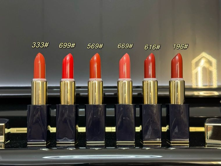 伊丽莎白哑光雾面口红水润持久