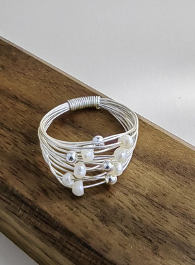 游丝落絮珍珠戒指2025春夏新款多巴胺彩色串珠戒指女复古小众指环