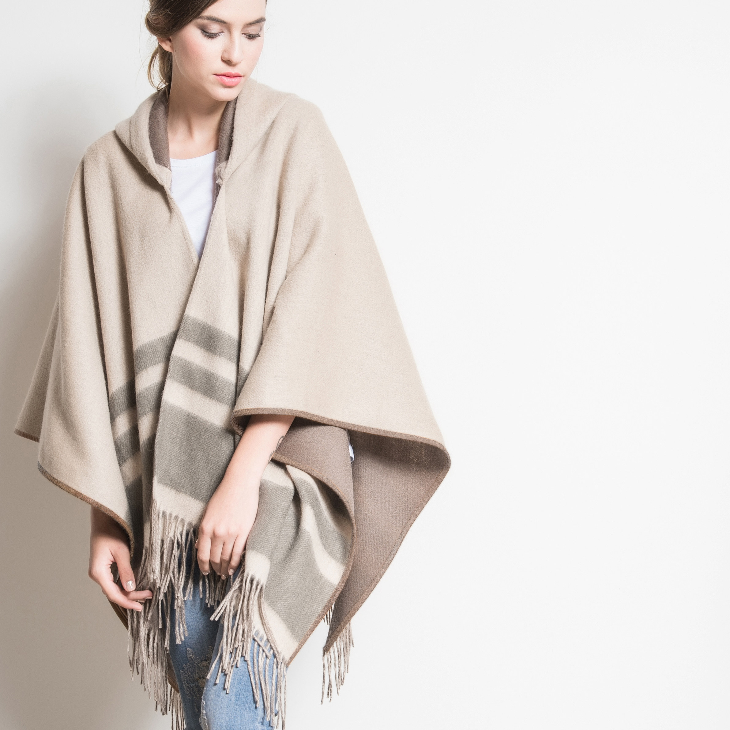 橘语2025新款纯羊毛带帽毯子外套围巾披肩多功能纯色保暖毯子