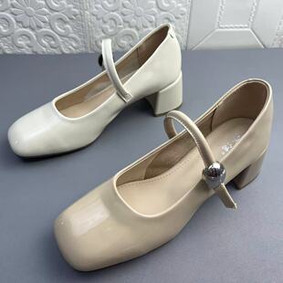 冰洁撤柜处理时尚一字扣漆皮时装女鞋高品质新款真皮粗跟方头单鞋