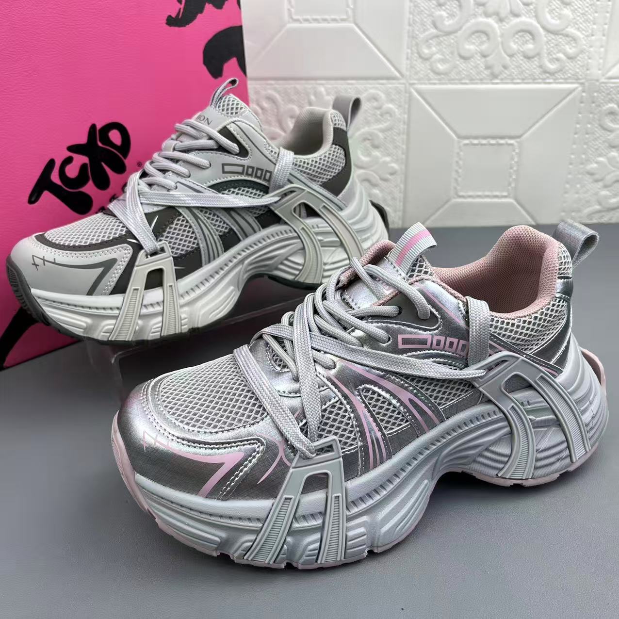 汤臣秀典时尚休闲牛皮老爹鞋女鞋