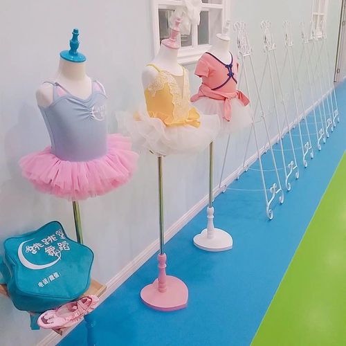 儿童包布小孩彩色舞蹈裙服装模特